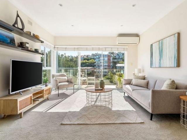 EXECUTIVE 2 BEDROOM APARTMENT