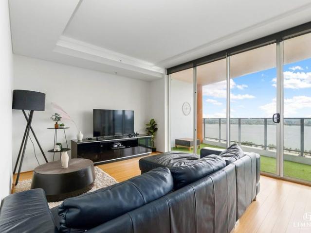 Executive 2 Bedroom Apartment with Spectacular Swan River Views – Condor Tower