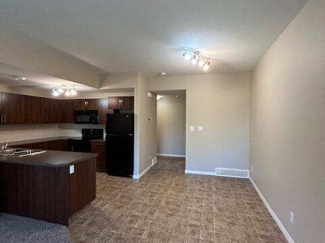 Executive 2 Bedroom Condo in Springbrook – Sept 1st Possession