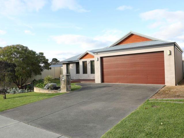 Executive 5 Bedroom Family Home | Study | Theatre | Activity Room | Powered Workshop