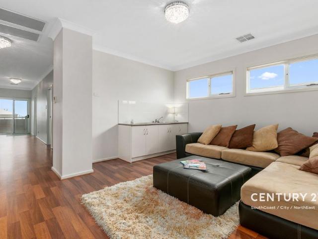 Executive 5 Bedroom Home with Sea Views