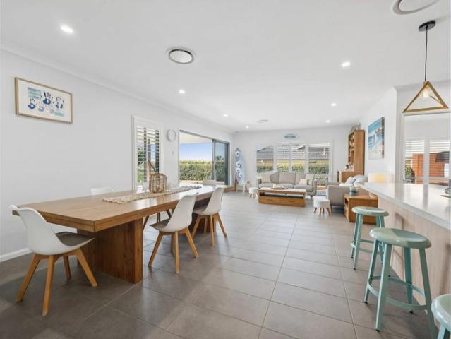 EXECUTIVE COASTAL LIVING WITH POOL – JUST 375M FROM SAPPHIRE BEACH