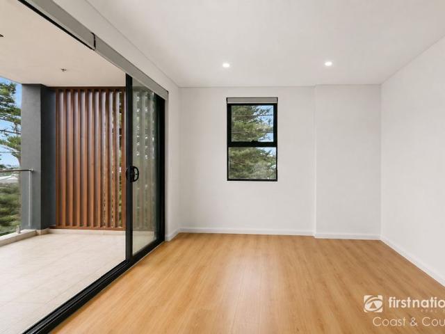 Executive Coastal Living Top Floor Apartment