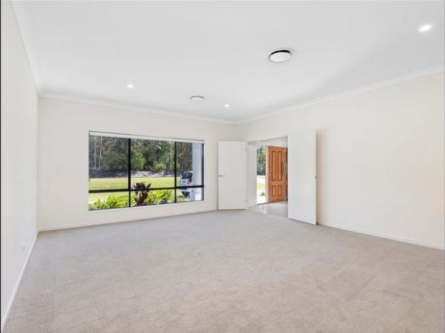 EXECUTIVE ACREAGE LIVING WITH SPACE FOR THE WHOLE FAMILY