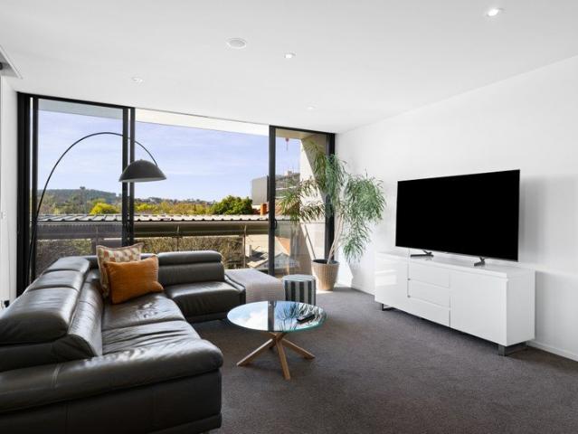 Executive Apartment, Enviable Position
