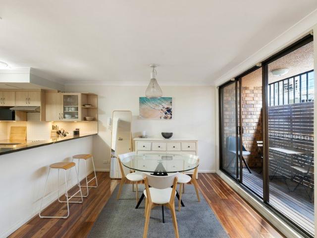 Executive Apartment in Laneway Pocket near Central Station