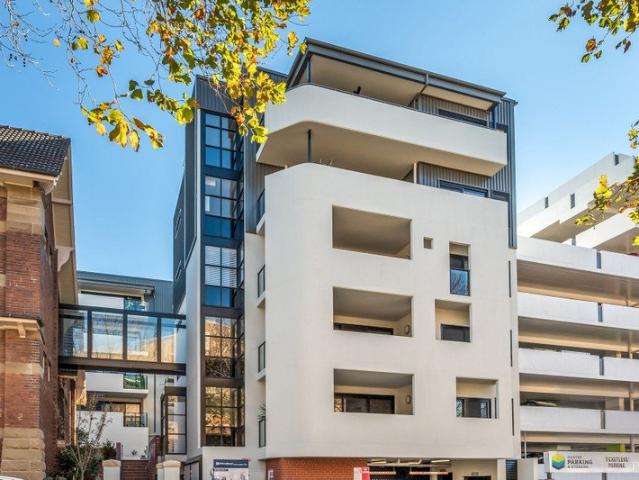 EXECUTIVE APARTMENT LIVING IN THE HEART OF NEWCASTLE CBD