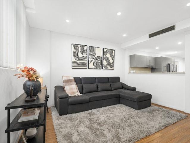 Executive Apartment with Serene Views on Coveted Ryde Peninsula
