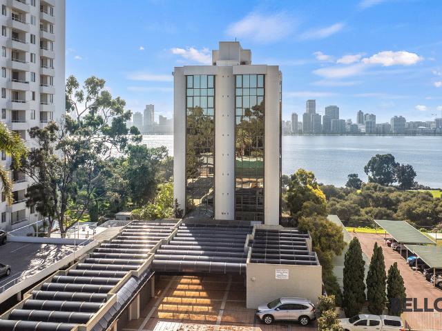 Executive Apartment with Panoramic River & City Views