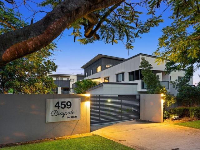Executive Bayside Living in the Heart of Wellington Point