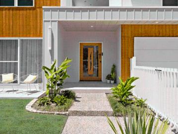 Executive Bayside Living Moments from Raby Bay Harbour!
