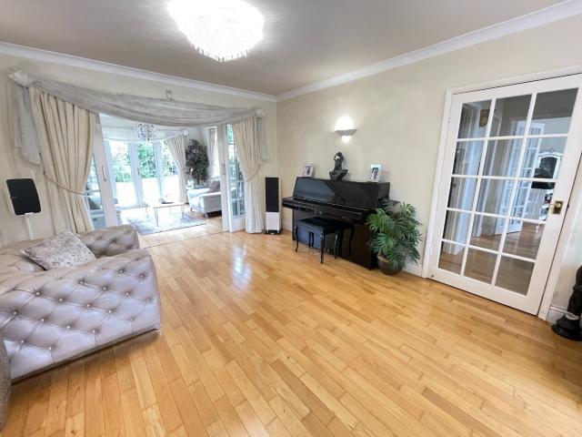 executive detached family home on prestigious Old Bedford Road