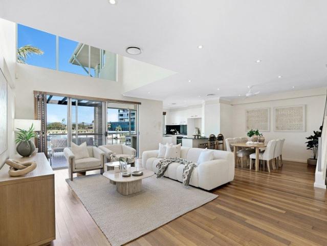 Executive Villa on Water with Golf Course Views & Hinterland Views