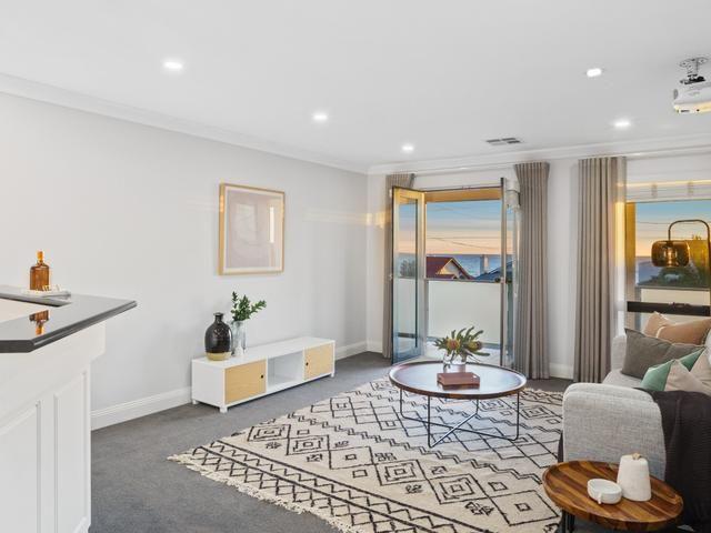 EXECUTIVE ENTERTAINER RESIDENCE IN A FANTASTIC, FAMILY FRIENDLY POSITION