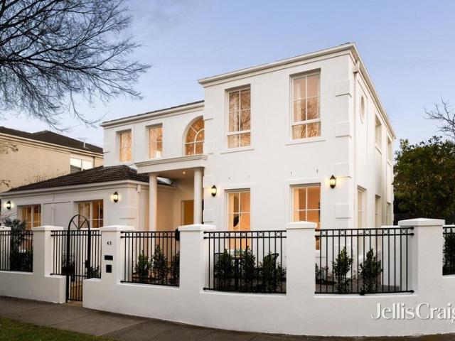 Executive elegance with Brighton's best at the door