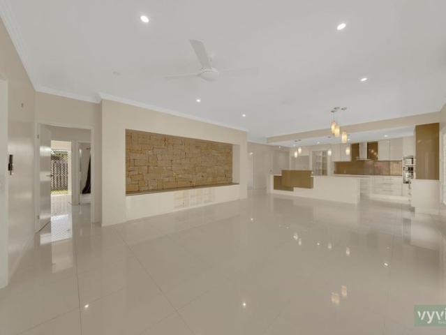 Executive Four Bedroom Home Close to Kirkwood Shopping