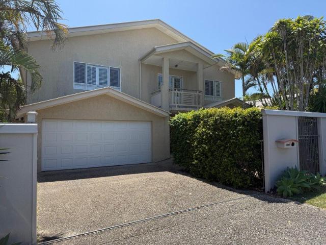 Executive Family Oasis Spacious Living for the Modern Family!