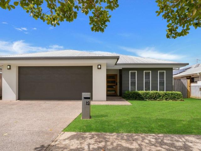 Executive Family Home in Sought After City View