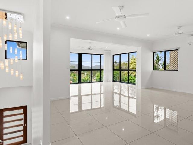 EXECUTIVE FAMILY HOME IN SOUGHT AFTER LOCATION