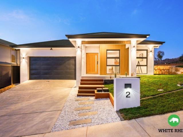 Executive Family Living with Refined Modern Luxury