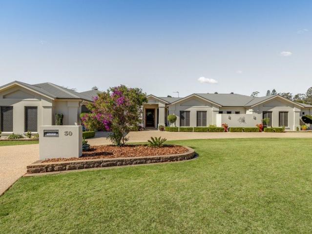 Executive Family Living in a Prestige Highfields Location!
