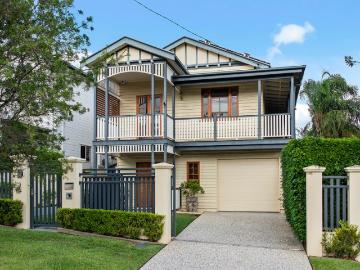 Executive Family Living in Norman Park: A Blend of Classic Charm and Modern Elegance