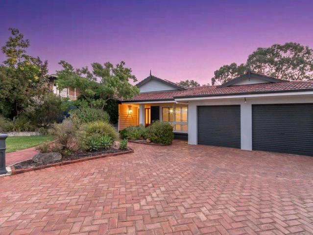 EXECUTIVE FAMILY LIVING | SPACIOUS 4 BEDROOM HOME WITH LUXURY OUTDOOR RETREAT