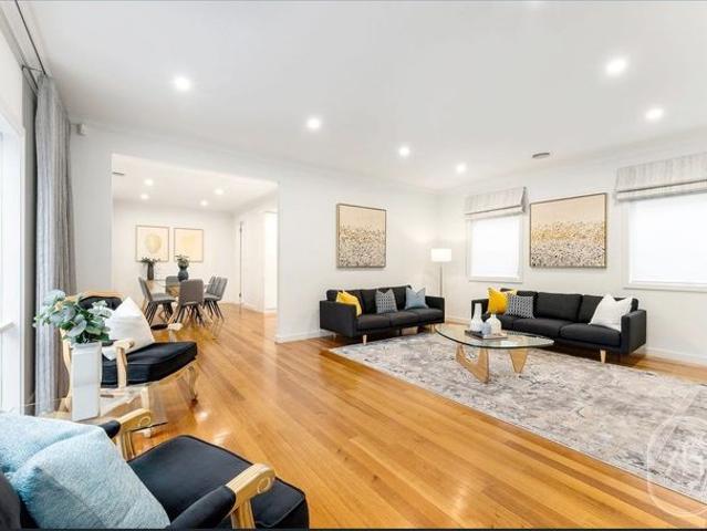 Executive Family Townhouse with Private Driveway in the Heart of Elsternwick