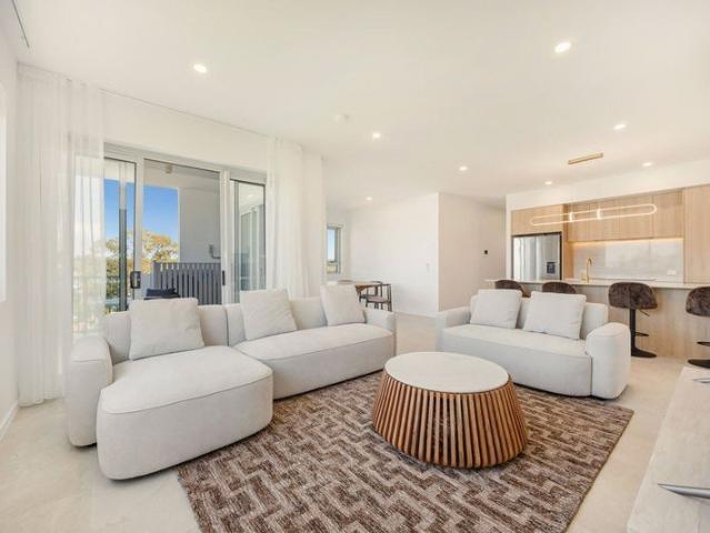Executive Fully Furnished Apartment | Brand New Southport Residence