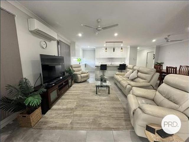 Executive Fully Furnished Family Home, Side Access & Lawn Maintenance Included