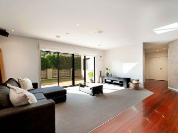 Executive Home Close To Town Centre