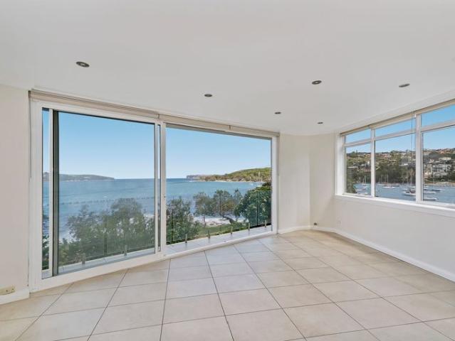 Executive harbour front apartment