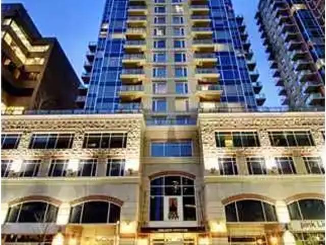 Executive one bedroom in Five West Towers! 21st Floor