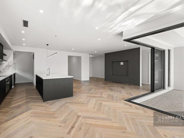 EXECUTIVE LIVING AT IT'S BEST