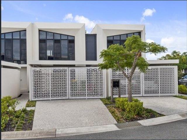 Executive Living at The Glades, Robina