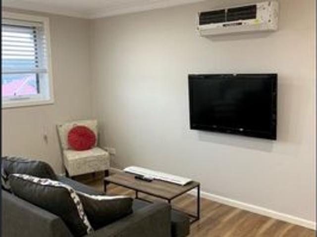 Executive Living, Fully Furnished, Within Minutes of CBD