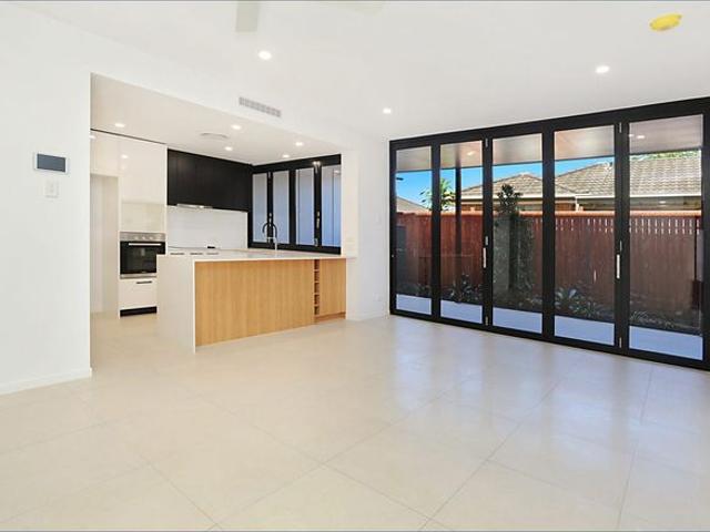 Executive Living in Albany Creek 3 bedroom townhouse
