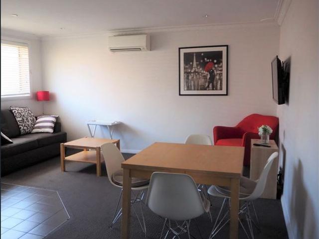 Executive Living In Convenient Location