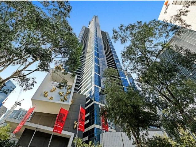 Executive living in Eureka Tower With City Views
