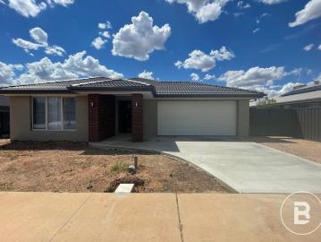 Executive Living in Huntly