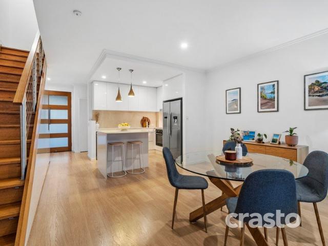 Executive Living in the Heart of Robina, No Body Corporate!