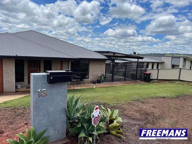 Executive Living & Rural Views on the Edge of Town