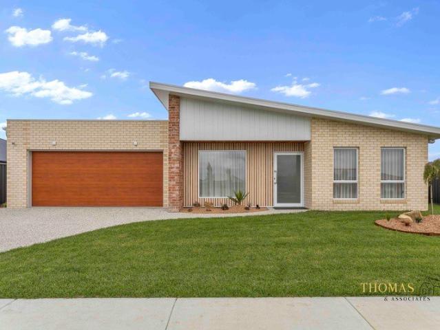 Executive Living with Elevated Appeal in Skyview Estate