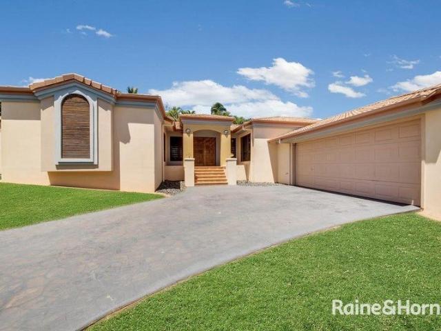 EXECUTIVE LIVING WITH FEATURES GALORE!