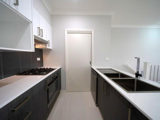 EXECUTIVE LIVING WITH MODERN ELEGANCE!