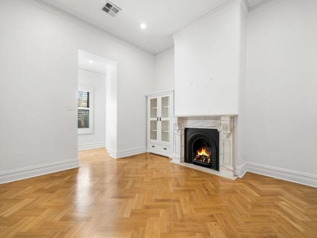 Executive Luxury on the City Fringe