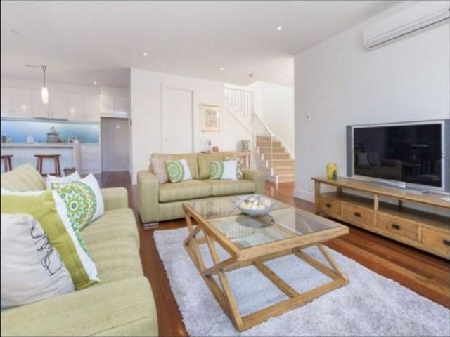 Executive Luxury in the Heart of Mount Eliza