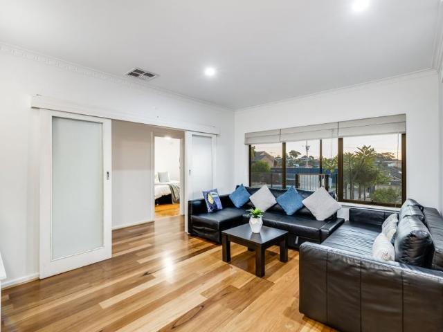 EXECUTIVE MODERN HOME WITH 5 BEDROOMS, & FULLY FENCED SWIMMING POOL