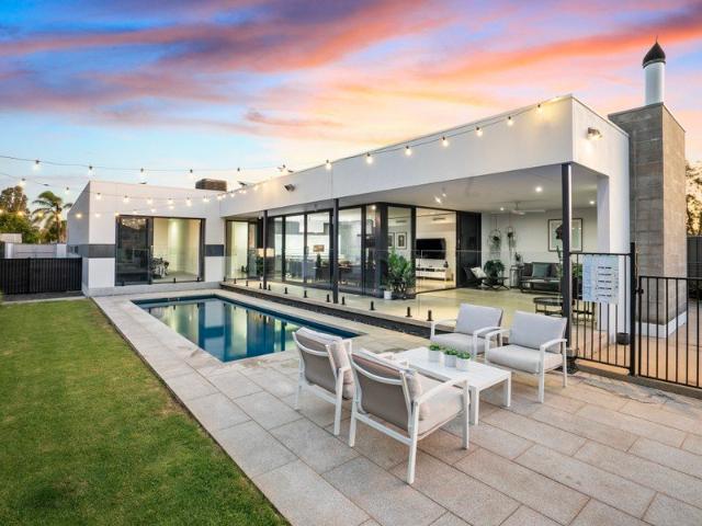 Executive Serviced Accommodation for up to 8 guests