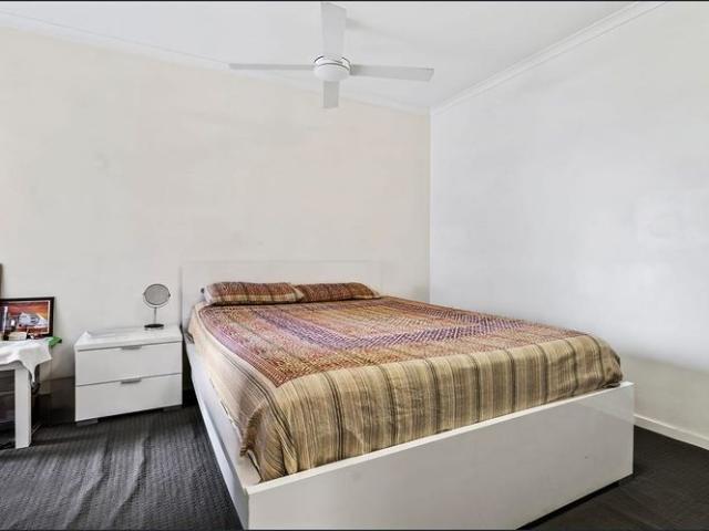 EXECUTIVE STYLE 4TH FLOOR 3 BEDROOM APARTMENT